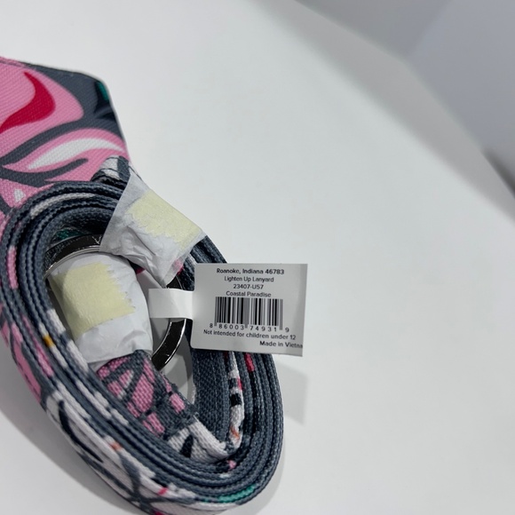 NEW Vera Bradley Grey "COASTAL PARADISE" Zip ID & Lanyard set -*Retired Pattern* - Picture 5 of 6